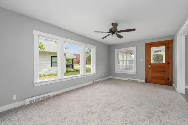 901 N Merchant St, Belle Plaine, KS 67013