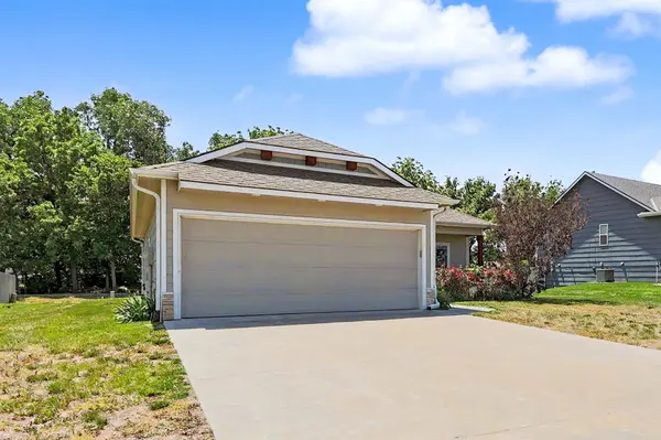 405 Karla Ave, Haysville, KS 67060
