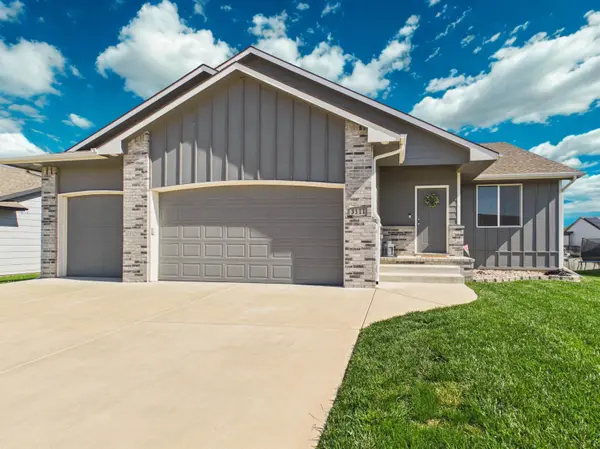 3111 E Reiss Ct, Park City, KS 67219