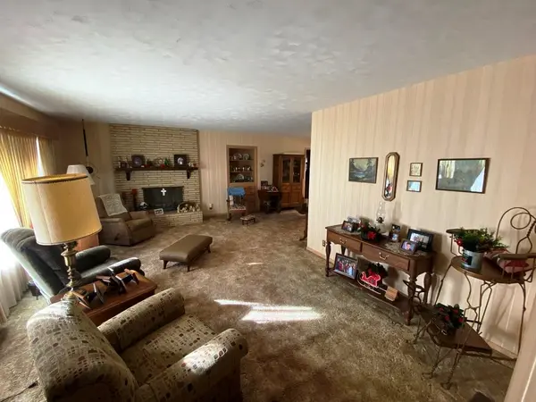 902 E 4th, Newton, KS 67114
