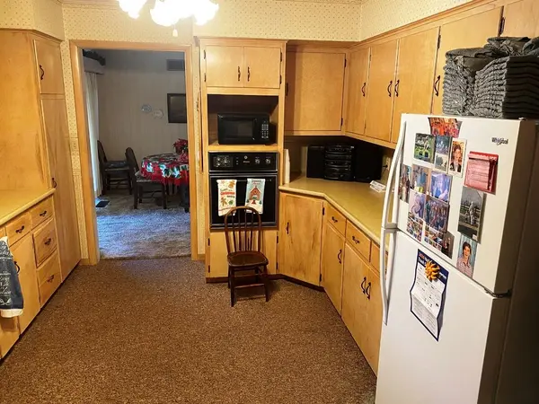 902 E 4th, Newton, KS 67114