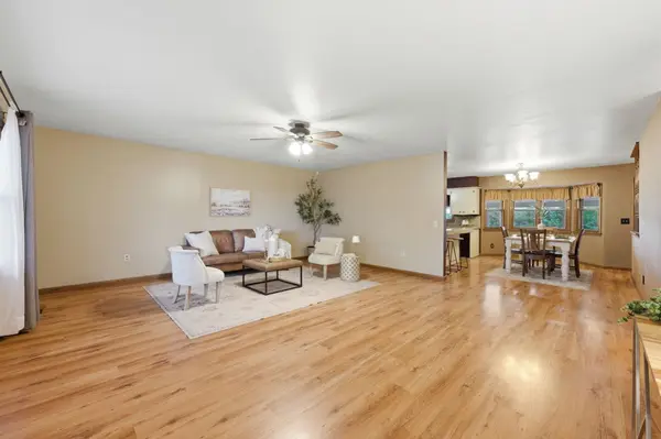 1406 N Argonia Rd, Milton, KS 67106