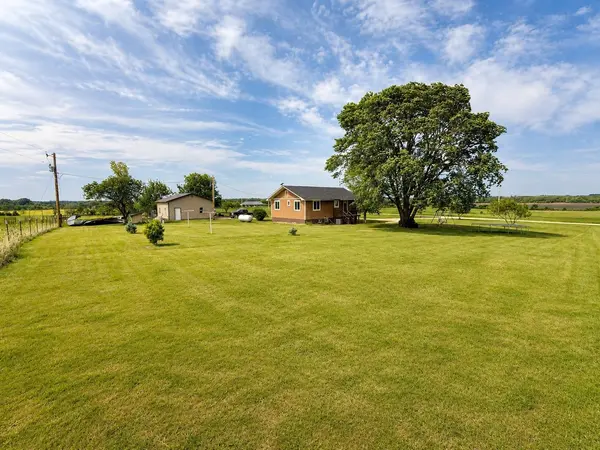 5736 118th rd, Delia, KS 66418