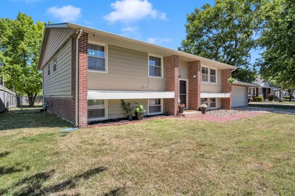 212 Brookside Dr, Newton, KS 67114