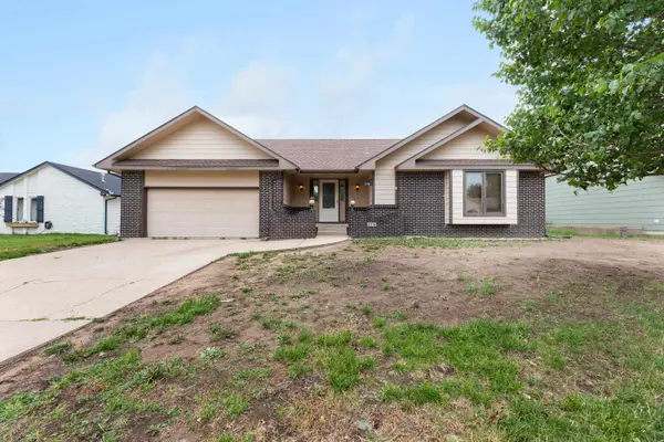 2316 S Linden Cir, Wichita, KS 67207