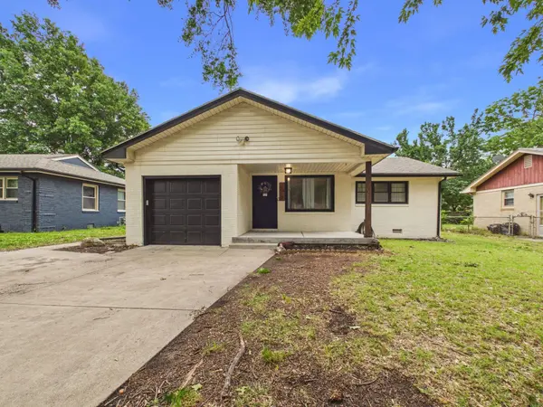 2012 S Ridgewood Dr, Wichita, KS 67218