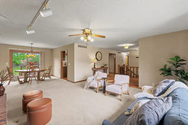 10318 W Alamo Ct, Wichita, KS 67212