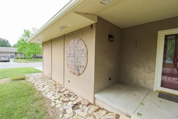 2808 Acacia Ave, North Newton, KS 67117