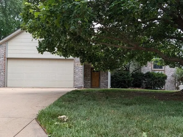 1513 E McClelland Drive, Derby, KS 67037
