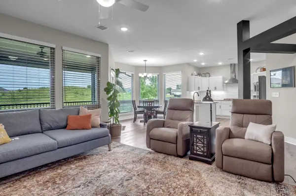 1717 Casey, Newton, KS 67114