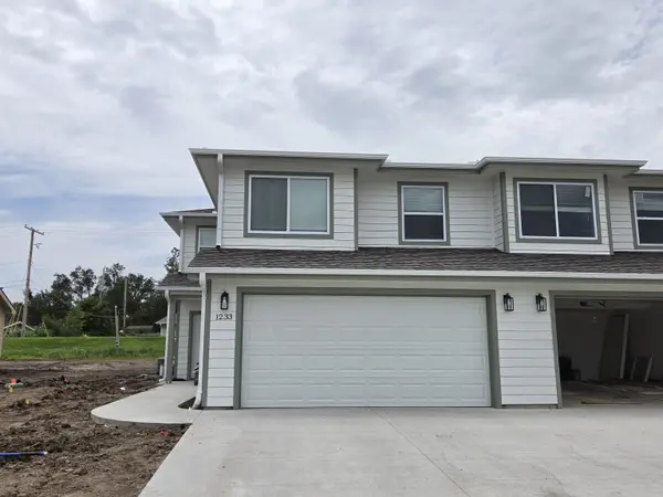 1233 Lindbergh Ln., Salina, KS 67401