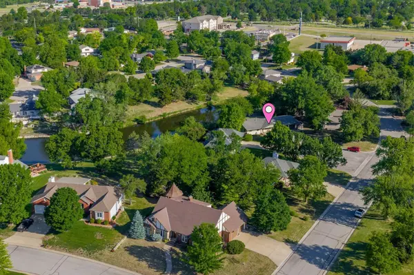 409 Sherman Dr, Newton, KS 67114