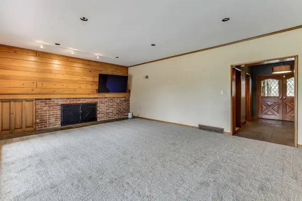 101 W 30th Ave, Hutchinson, KS 67502