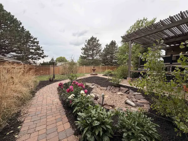 2808 Argonne Ct, Salina, KS 67401