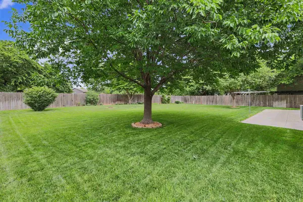 7030 E 40th Cir, Wichita, KS 67226-2411