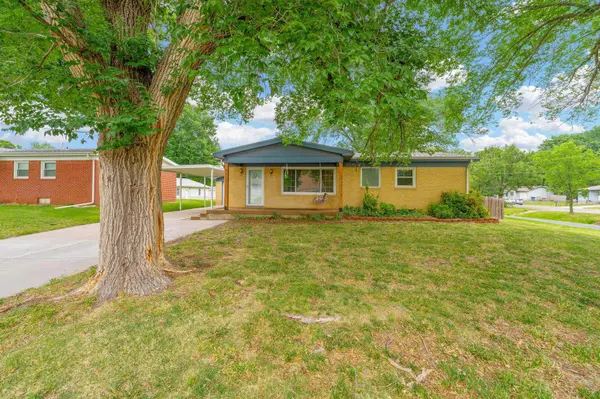 502 Riverdale Dr, Mulvane, KS 67110