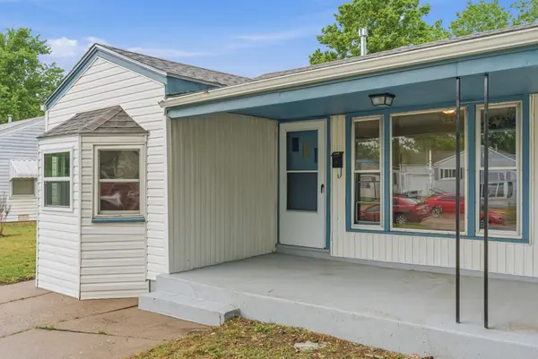 3018 E Southfork Ct, Wichita, KS 67216