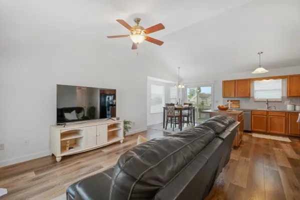 1679 S Lynnrae Ct, Wichita, KS 67207