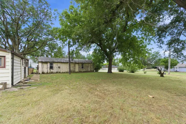 605 Doyle St, Garden Plain, KS 67050