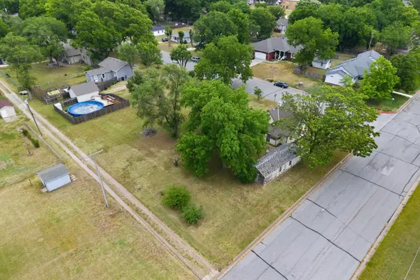 605 Doyle St, Garden Plain, KS 67050