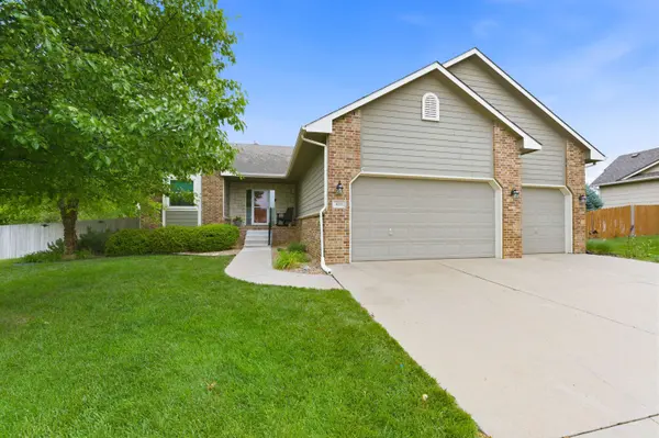 419 S Quail Run Ct, Andover, KS 67002-9094
