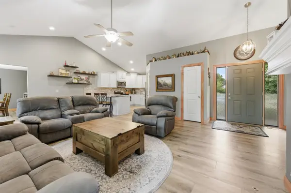 419 S Quail Run Ct, Andover, KS 67002-9094