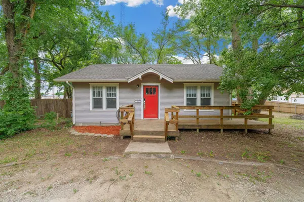 103 W 57th St N, Wichita, KS 67204-2101