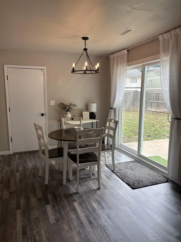 1117 E Redwood Rd, Derby, KS 67037