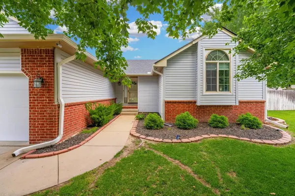 7307 W Barrington Ct, Wichita, KS 67212