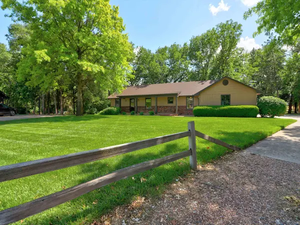 3231 Red Fox Ln, Newton, KS 67114