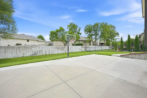 518 N Jaax St, Wichita, KS 67235