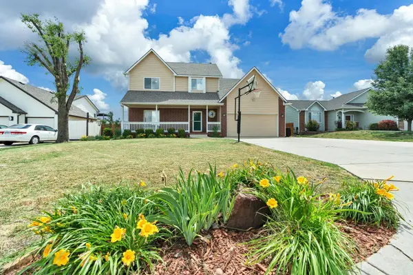 1824 S Stoneybrook St, Wichita, KS 67207