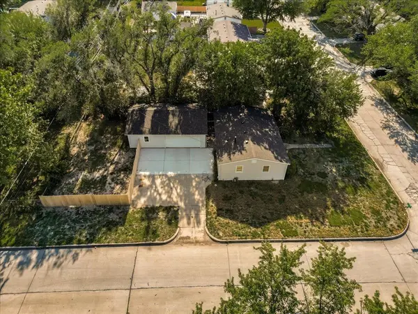 2203 W Lotus, Wichita, KS 67213