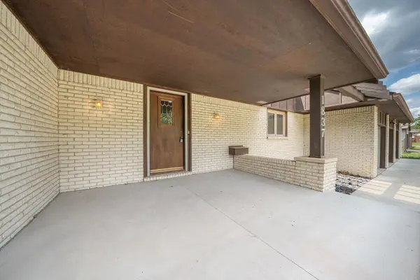 1837 N Mt Carmel, Wichita, KS 67203