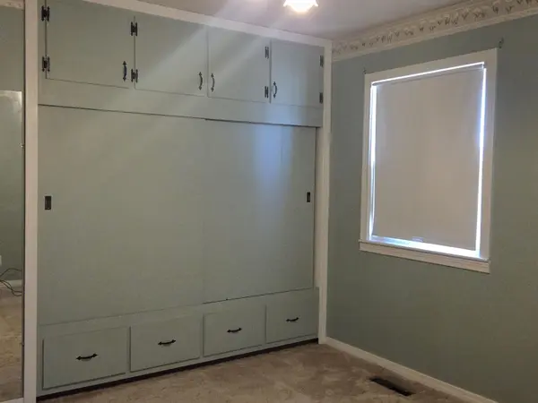 402 N Circle Dr, Wellington, KS 67152