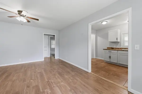 2307 E Shadybrook Ln, Wichita, KS 67214