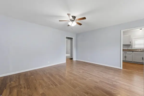 2307 E Shadybrook Ln, Wichita, KS 67214