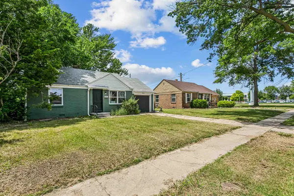 1711 N Belmont Ave, Wichita, KS 67208-2114