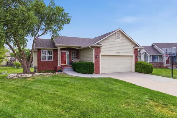 12308 E Ayesbury Circle, Wichita, KS 67226