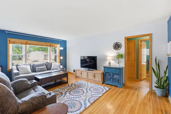 6015 E Zimmerly St, Wichita, KS 67218