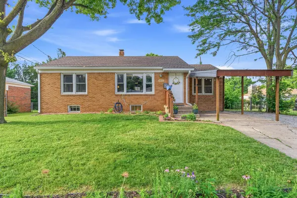 6015 E Zimmerly St, Wichita, KS 67218