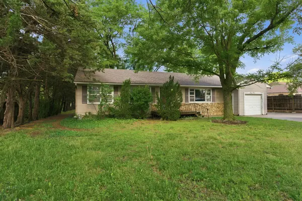 109 Sherman, Newton, KS 67114