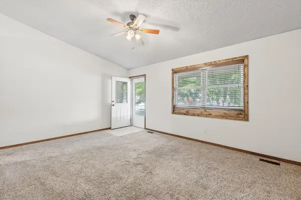636 Dublin Dr, Andover, KS 67002
