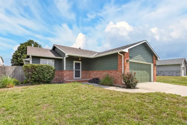 1744 N Country Walk Ln,  Mulvane,  KS 67110