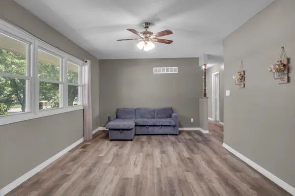 13 Sunset, Hesston, KS 67062