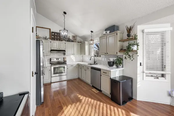 2506 N Amarado St, Wichita, KS 67205-1523