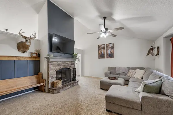 2506 N Amarado St, Wichita, KS 67205-1523