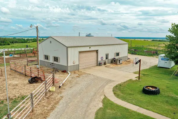 5501 E Shipton Rd., New Cambria, KS 67470