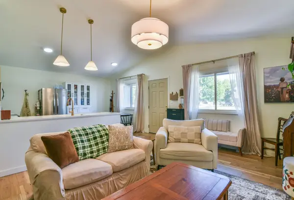 919 E Karla, Haysville, KS 67060