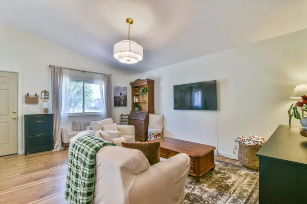 919 E Karla, Haysville, KS 67060